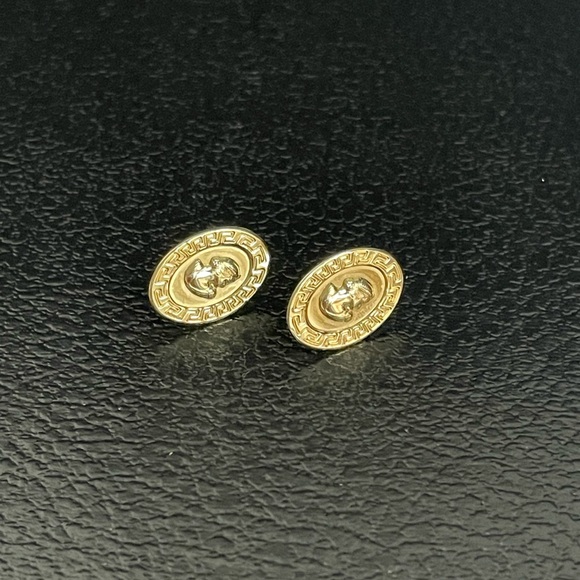 18K Saudi Gold Queen Elizabeth Oval Earrings - Picture 1 of 1